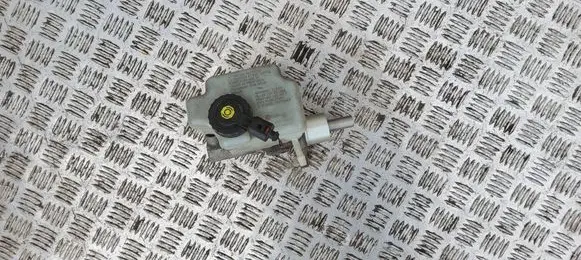 Volkswagen Touran I Master brake cylinder 1K1611301C