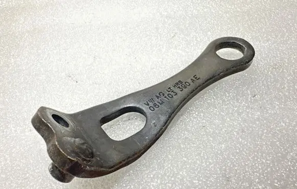 Porsche Cayenne (9Y0 9Y3) Engine mounting bracket 06M103390AE