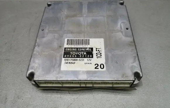 Toyota Corolla E120 E130 Engine control unit/module 8966602120 MB1758005231