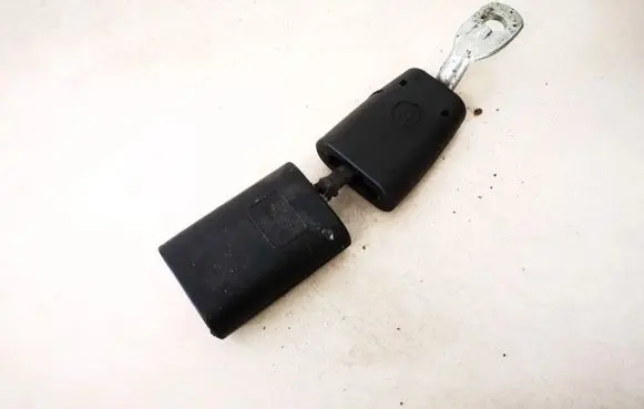 Front seatbelt buckle