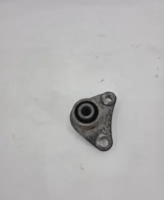 Volvo XC90 Engine mount bracket 8666205
