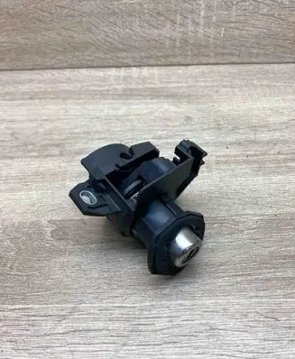 BMW 3 E90 E91 Tailgate exterior lock 7167321 10862510