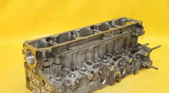 Peugeot 307 Engine head 