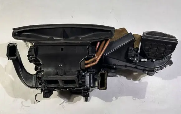 Maserati GranTurismo Interior heater climate box assembly 081048600