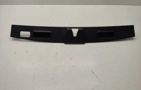 Mercedes-Benz ML W164 Tailgate/boot lid lock trim A1647400030