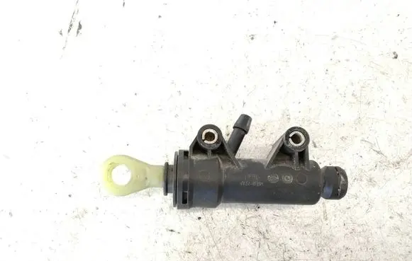 BMW 3 E46 Clutch master cylinder 21526758822 0245
