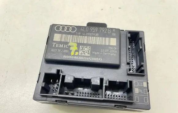 Audi Q7 4L Door control unit/module 4L0959792B