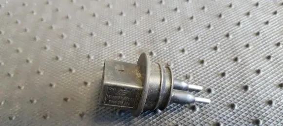 Volkswagen PASSAT B6 Sensor 95VW17K656AA 7M0919376