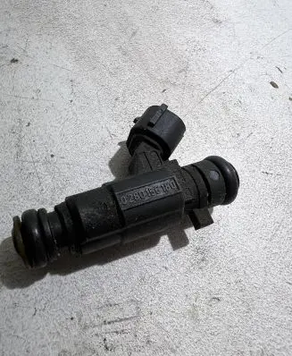 Audi A6 S6 C6 4F Fuel injector 079133551B