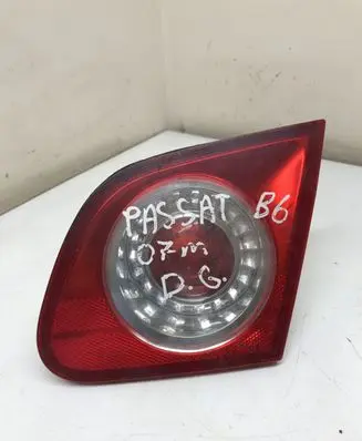 Volkswagen PASSAT B6 Tailgate rear/tail lights
