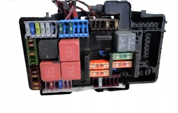 Mercedes-Benz GLC C253 Fuse module