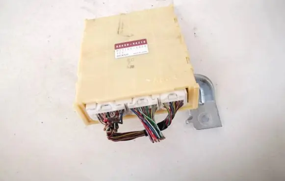 Toyota Avensis Verso Other control units/modules 8865044210 88650-44210