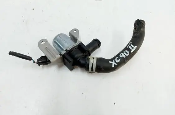 Volvo XC90 Coolant heater control valve 32222659