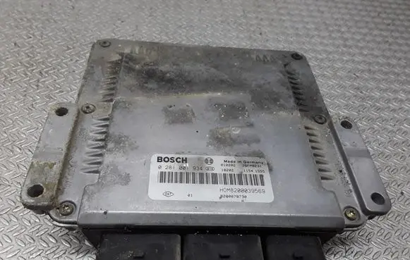 Renault Scenic I Engine control unit/module 0281001934 8200039569
