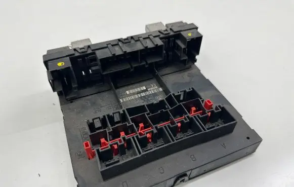 Volkswagen PASSAT B6 Comfort/convenience module 3C8937049D