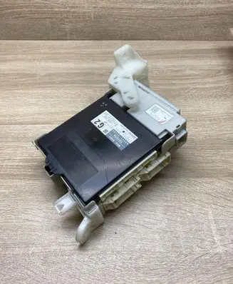 Toyota Prius (XW30) Fuse module 8922147150 2380002192