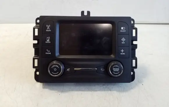 Jeep Renegade Radio/CD/DVD/GPS head unit 07355981800 E810R036626