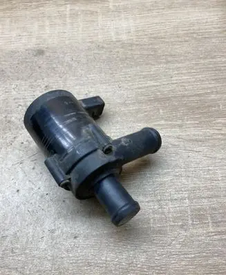 Volkswagen Touareg I Electric auxiliary coolant/water pump 7L0965561