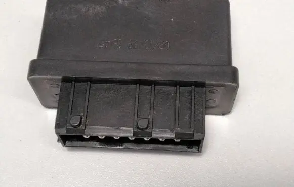 Peugeot Partner Fuel pump relay 240107
