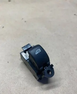 Volvo V40 Electric window control switch 31394840