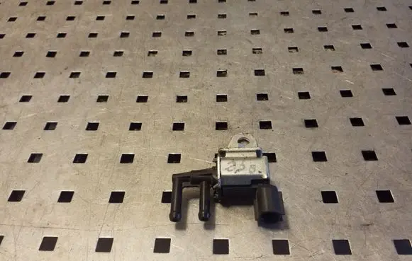 Subaru Outback Turbo solenoid valve K5T48479