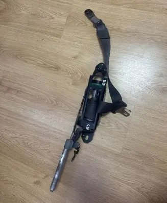 Volvo S60 Front seatbelt