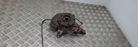 Front wheel hub spindle knuckle