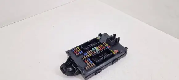 Volvo XC90 Fuse module 32209198