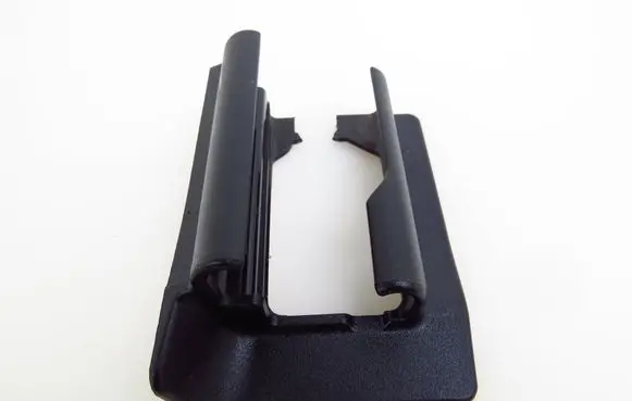 Mercedes-Benz CLS C218 X218 Front driver seat rail trim A2129190920