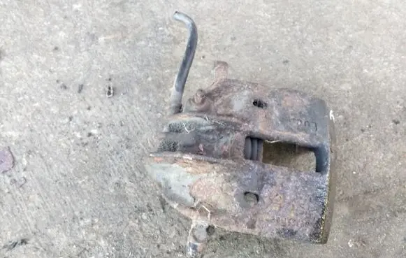 Mitsubishi Space Star Front brake caliper