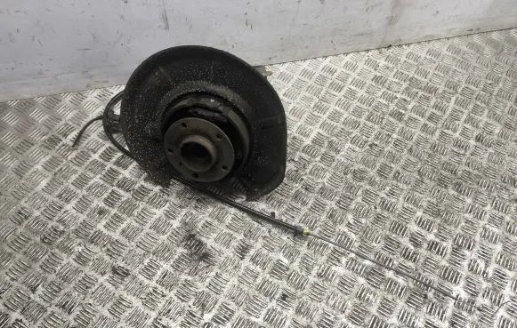 BMW 5 E60 E61 Rear wheel hub