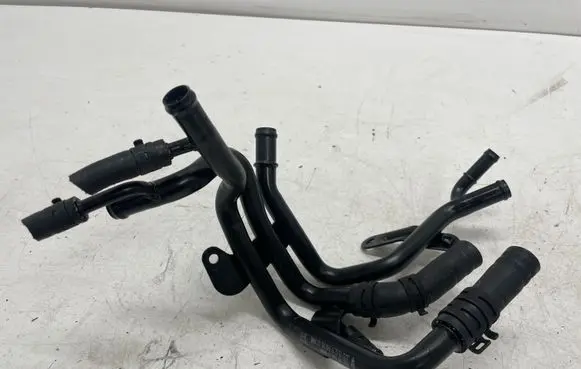 Audi Q2 - Engine coolant pipe/hose 04L121064AE
