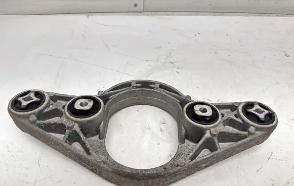 BMW M2 F87 Rear differential/diff mount bracket 2284774 185747