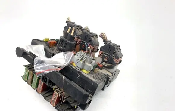 Citroen C4 I Picasso BSM Control unit 9664055680