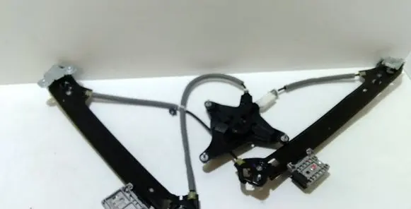 Ford Mustang VI Front door electric window regulator C22246104RH R9CRBC22252