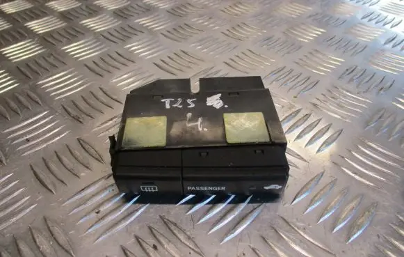 Toyota Avensis T250 Windscreen/window heater switch