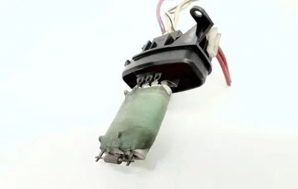 Volkswagen II LT Heater blower motor/fan resistor 650583B