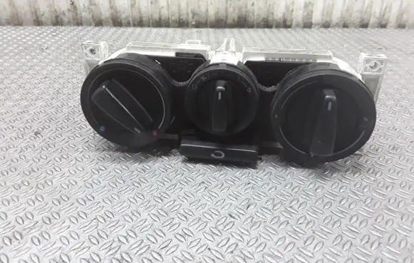 Volkswagen Golf IV Climate control unit