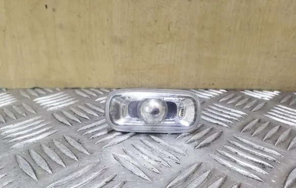 Audi A4 S4 B6 8E 8H Front fender indicator light 8E0949127