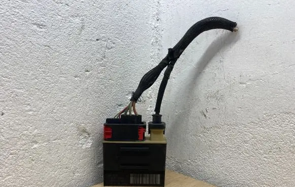 Peugeot 3008 I Glow plug pre-heat relay 9662570880 018010953