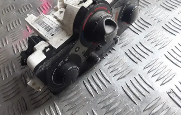 Renault Megane II Climate control unit 69580001