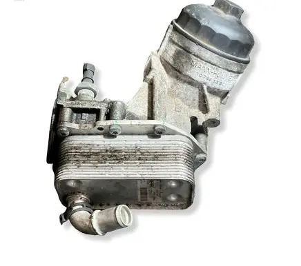 Opel Astra J Engine oil radiator 1075948S01 55577343 Y2523001