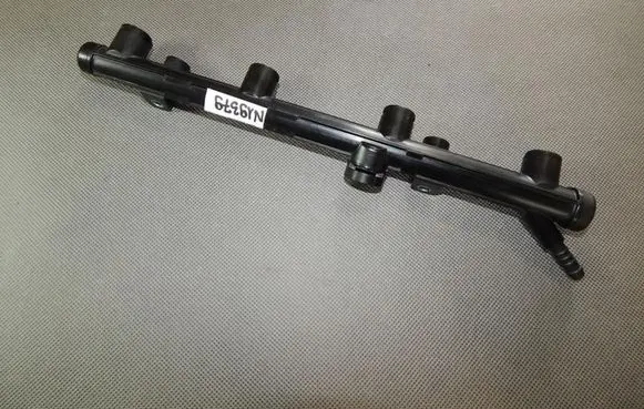 Audi Q5 SQ5 Fuel main line pipe 06K1333681A