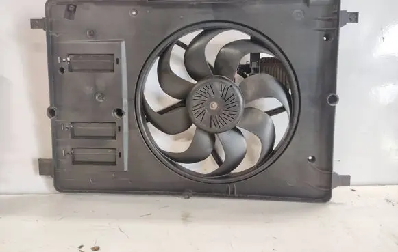 Volvo V60 Electric radiator cooling fan 31368505 C9G4A