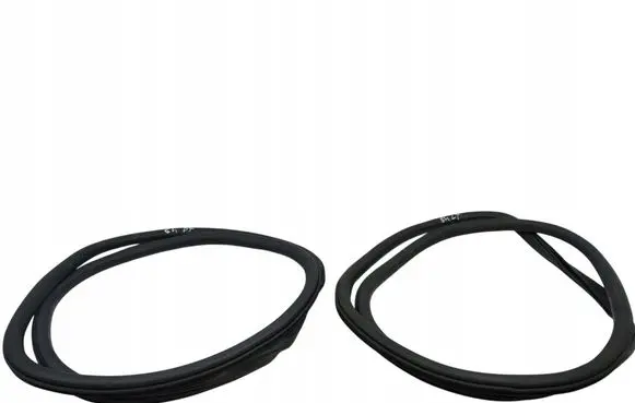 Ford Mondeo MK V Rubber seal front door (on door) 