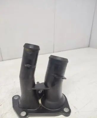 Ford Focus Thermostat housing 2S6G9K478