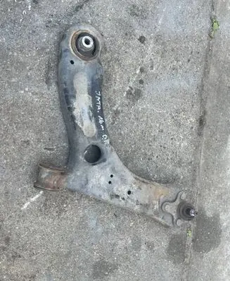 Volkswagen Jetta VI Front lower control arm/wishbone