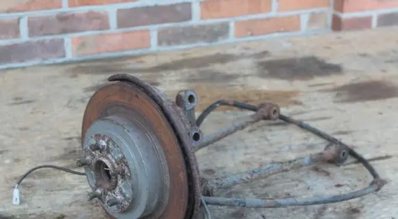 Subaru Impreza II Stub axle 