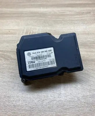 Volkswagen PASSAT B7 ABS Pump 3AA614109AG 17654056