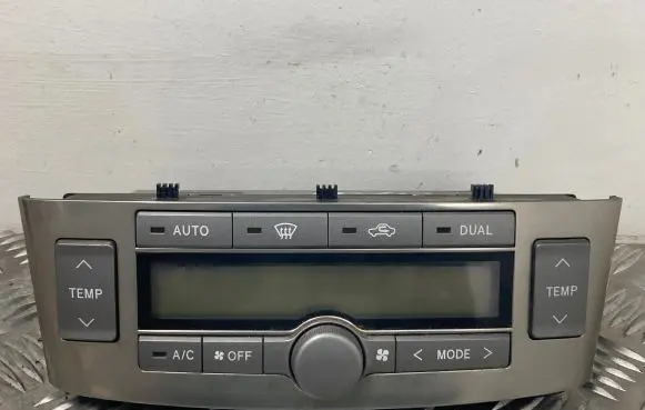 Toyota Avensis T250 Climate control unit 5590005140